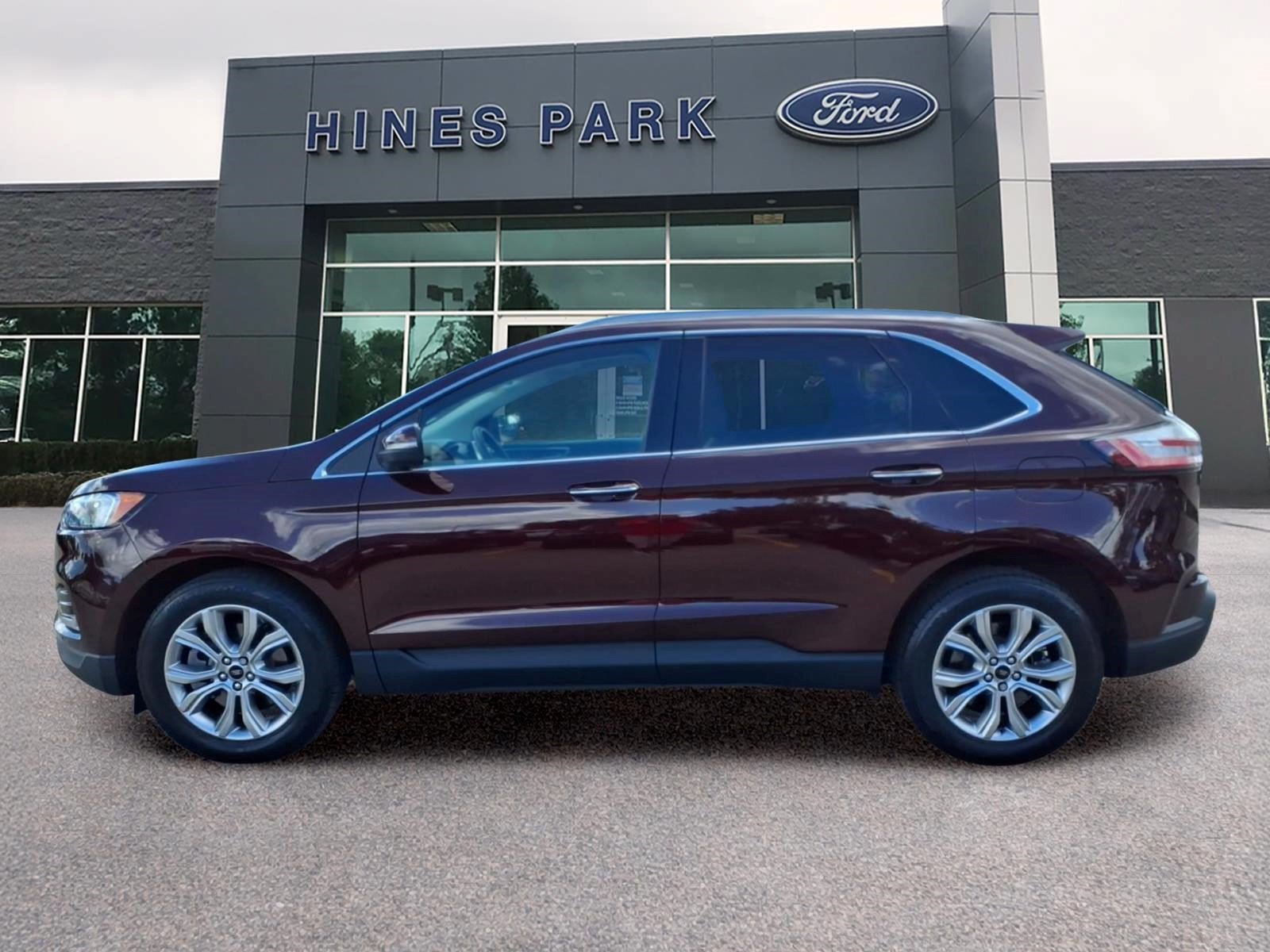 Certified 2024 Ford Edge Titanium AWD/4WD image 4