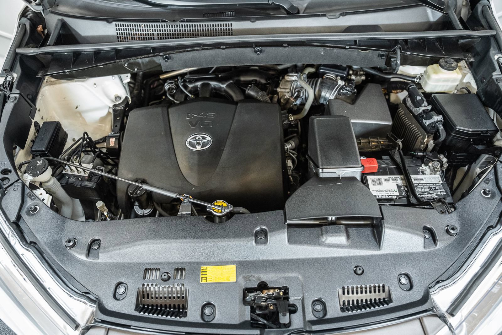 Used 2017 Toyota Highlander Plus w/ Protection Package #3 AWD/4WD image 25