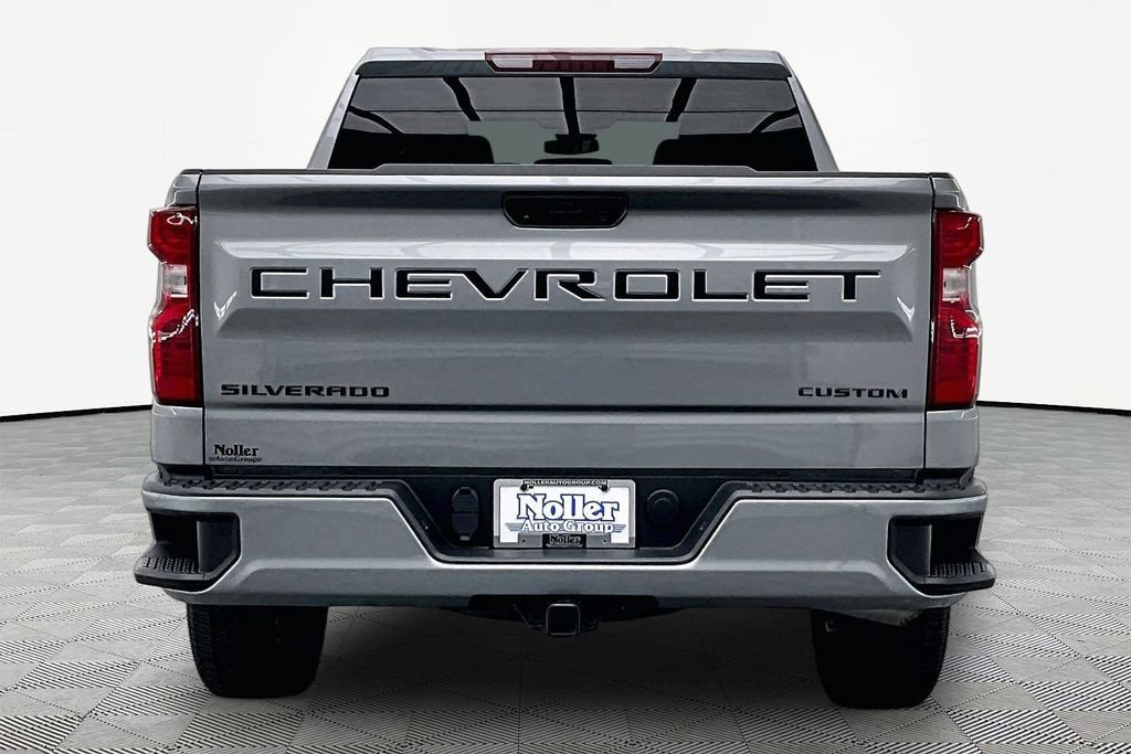 Used 2023 Chevrolet Silverado 1500 Custom w/ LPO, Dark Essentials Package AWD/4WD image 4