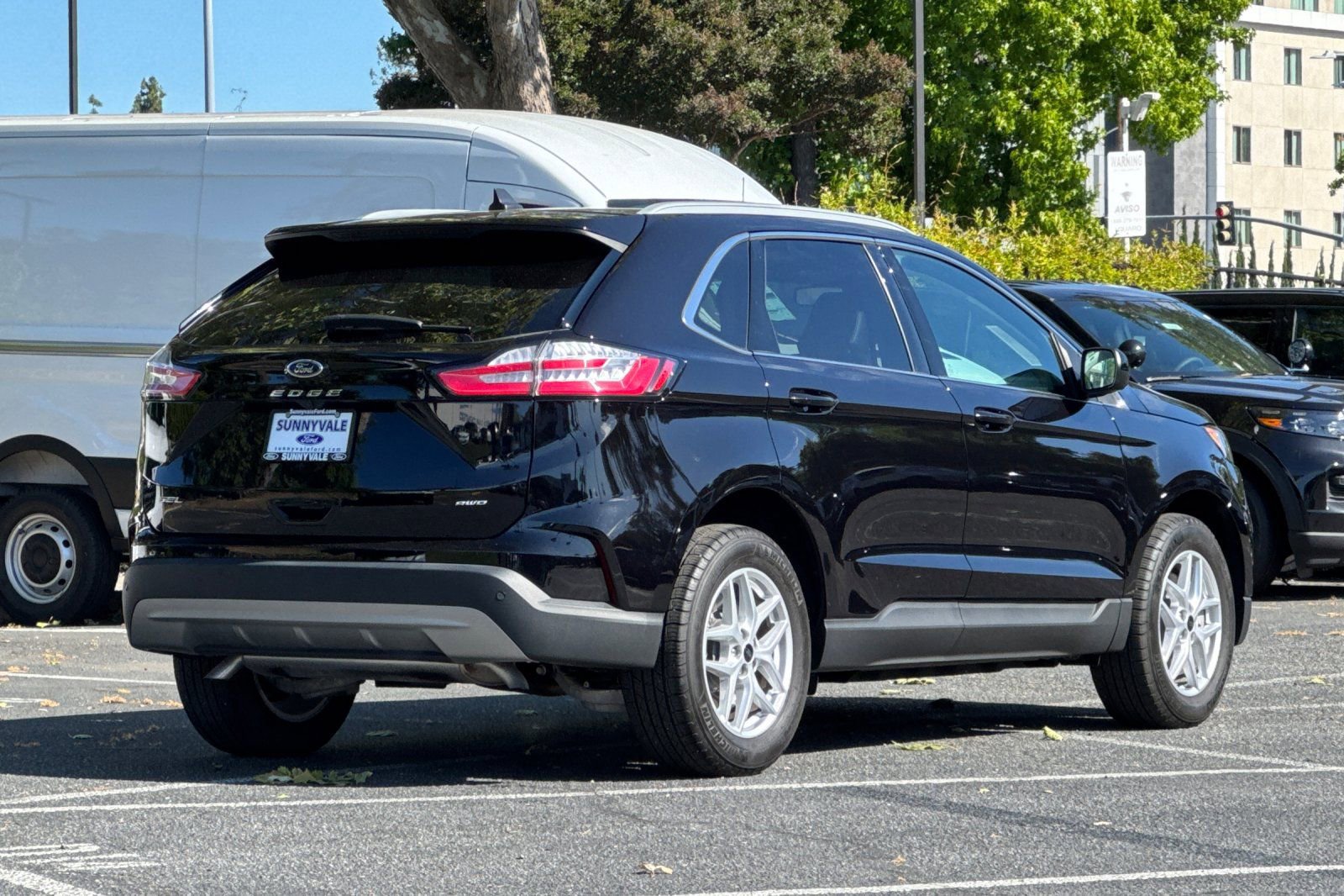 Certified 2024 Ford Edge SEL w/ Convenience Package AWD/4WD image 4