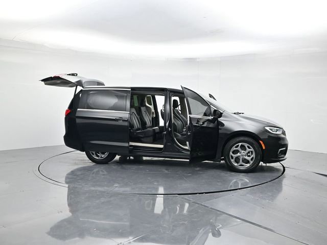 Used 2024 Chrysler Pacifica Limited image 51