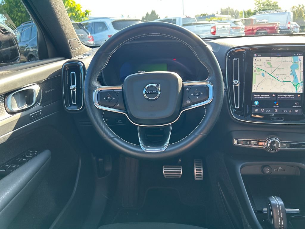 Used 2021 Volvo XC40 P8 Recharge w/ Advanced Package AWD/4WD image 8