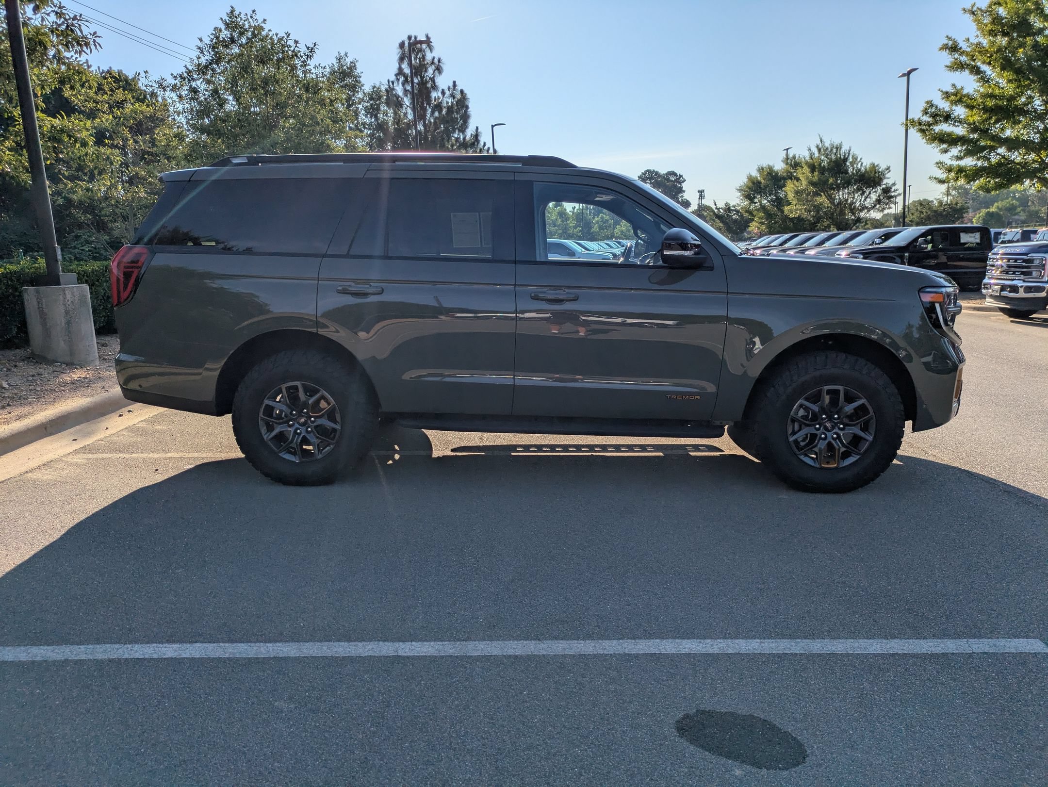 Certified 2025 Ford Expedition Tremor AWD/4WD image 3