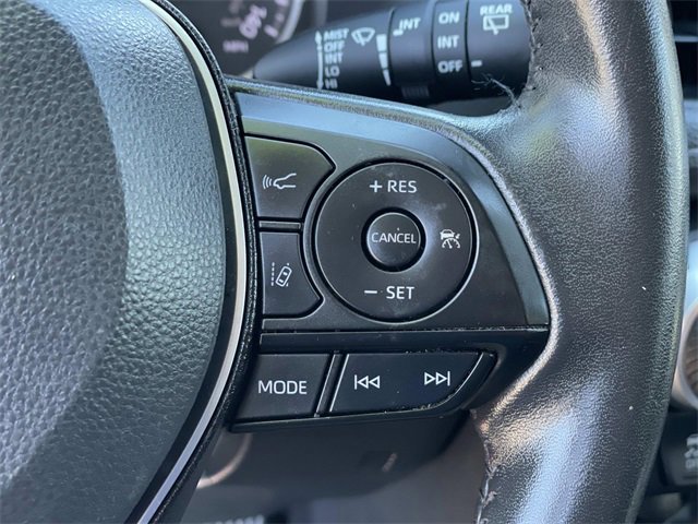 Used 2022 Toyota RAV4 XLE Premium image 10