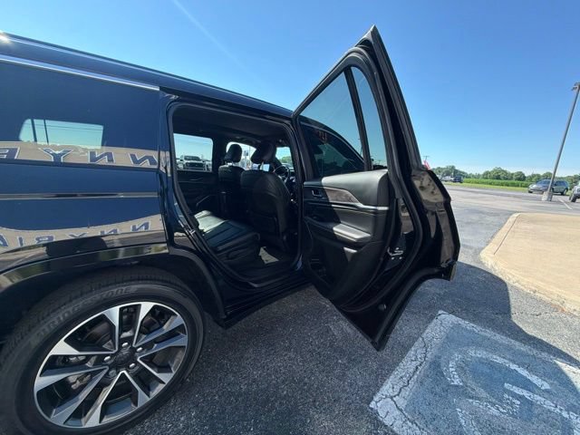 Used 2023 Jeep Grand Cherokee L Overland AWD/4WD image 18