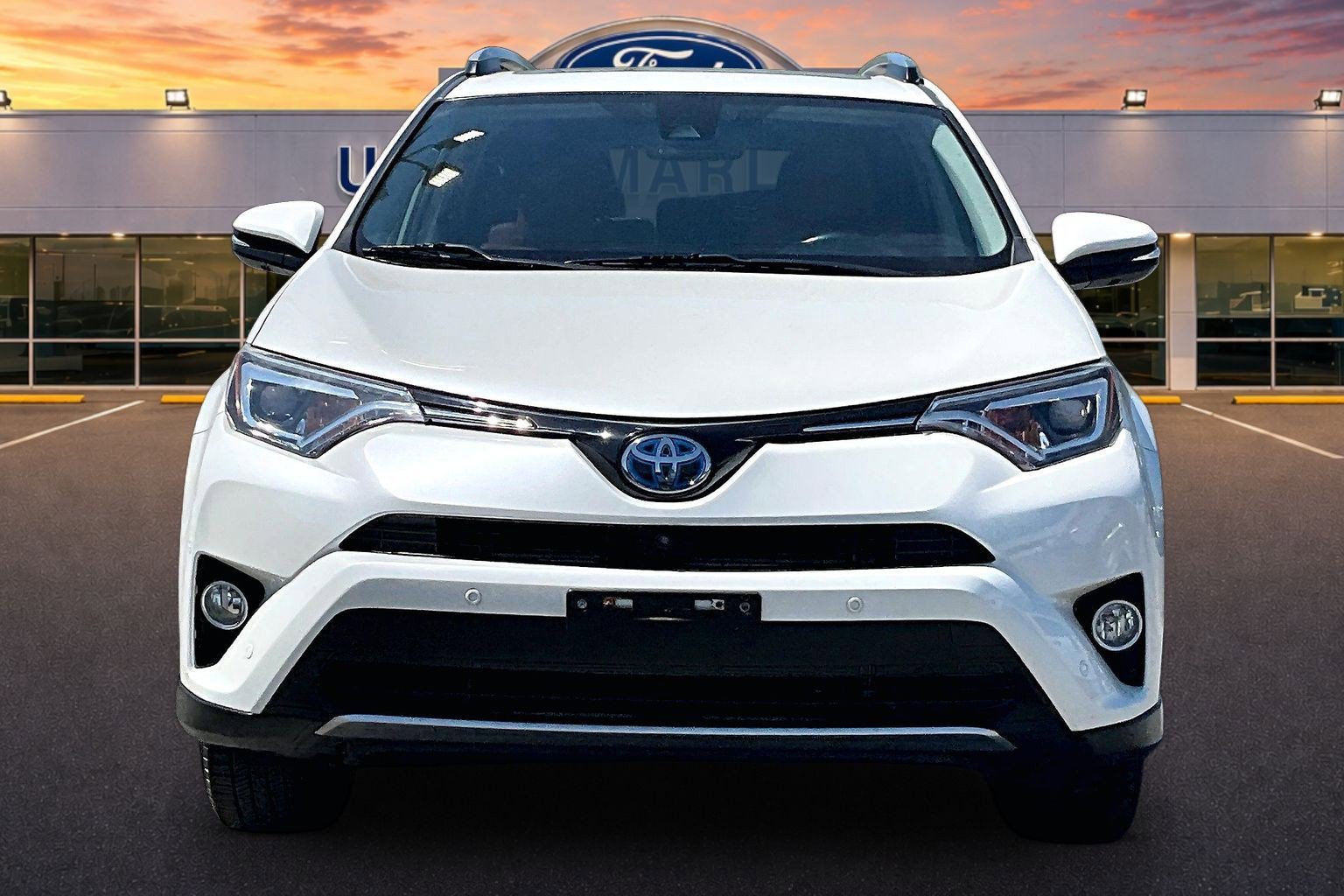 Used 2017 Toyota RAV4 Limited w/ Advanced Technology Package AWD/4WD image 3