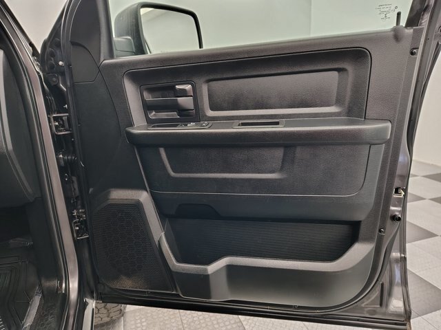 Used 2018 RAM 1500 Express AWD/4WD image 25