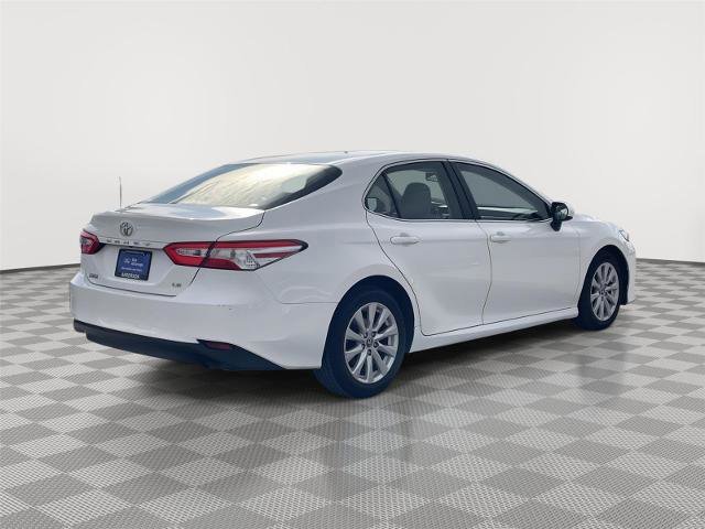 Used 2018 Toyota Camry LE image 5