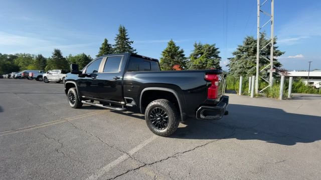 Used 2022 Chevrolet Silverado 2500 LT w/ Midnight Edition AWD/4WD image 7