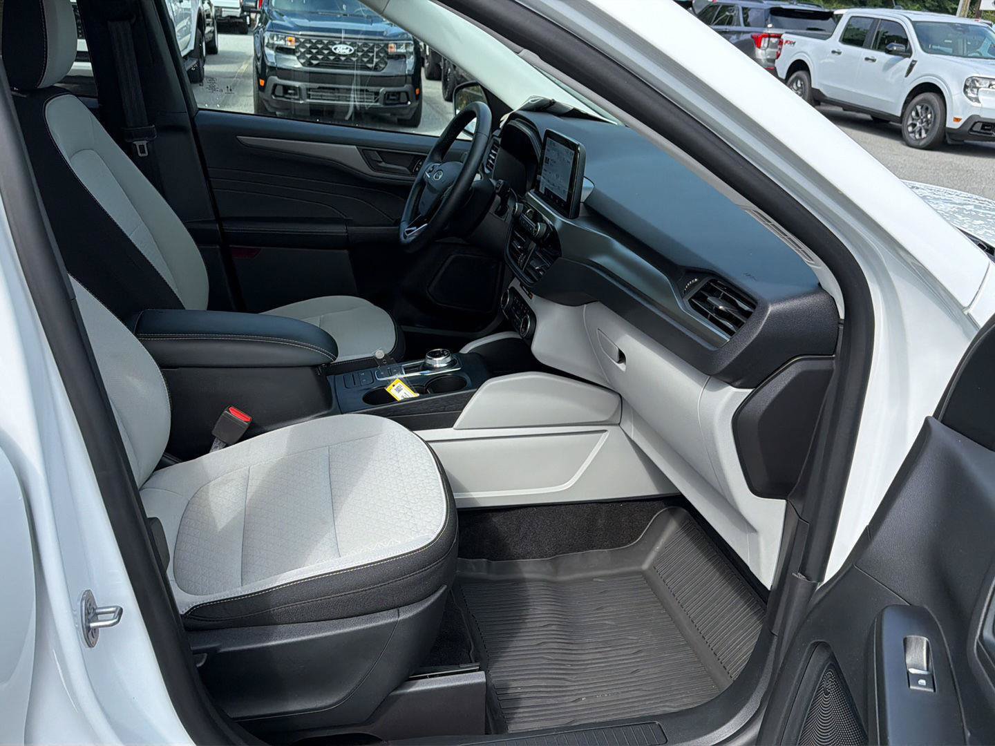 Certified 2025 Ford Escape Active w/ Cold Weather Package FWD image 13