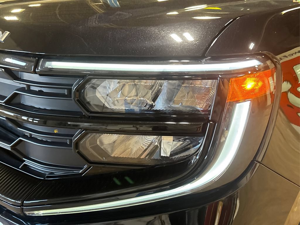 Certified 2025 Ford Expedition Active AWD/4WD image 22
