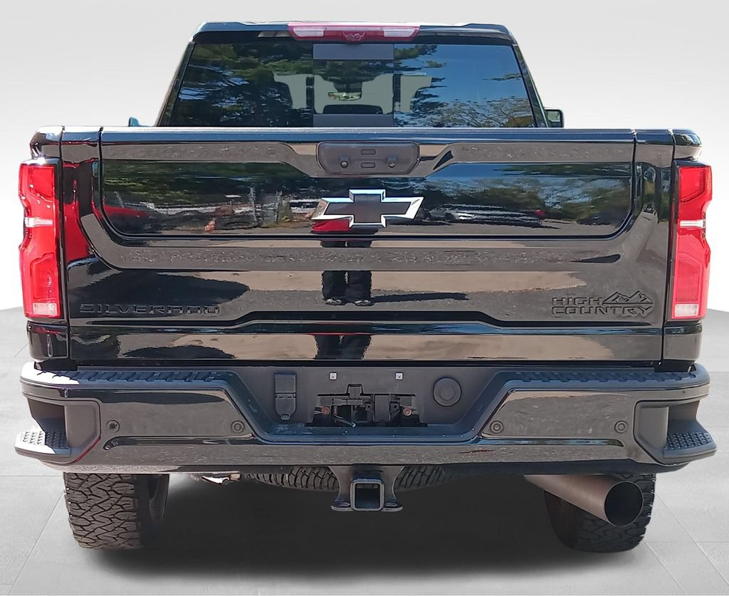 Used 2024 Chevrolet Silverado 2500 High Country w/ Midnight Edition AWD/4WD image 5