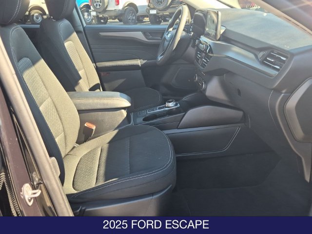 Certified 2025 Ford Escape Active FWD image 21