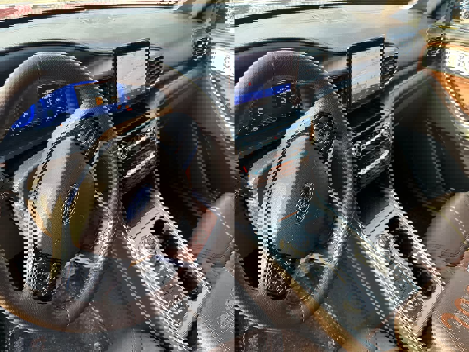 Certified 2023 Ford Explorer King Ranch w/ Class IV Trailer Tow Package image 11