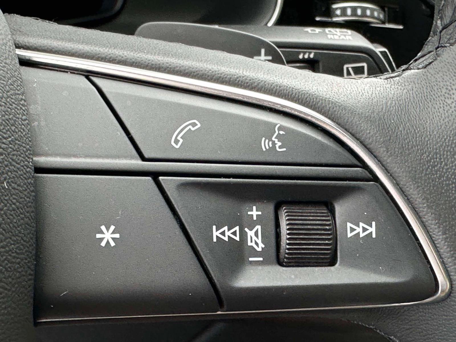 Used 2023 Audi Q8 Prestige w/ Prestige Package image 22