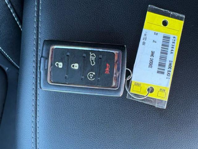 Used 2023 Jeep Grand Cherokee Limited image 20