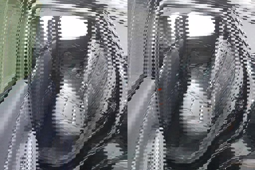 Certified 2025 Ford Mustang Mach-E Premium image 24