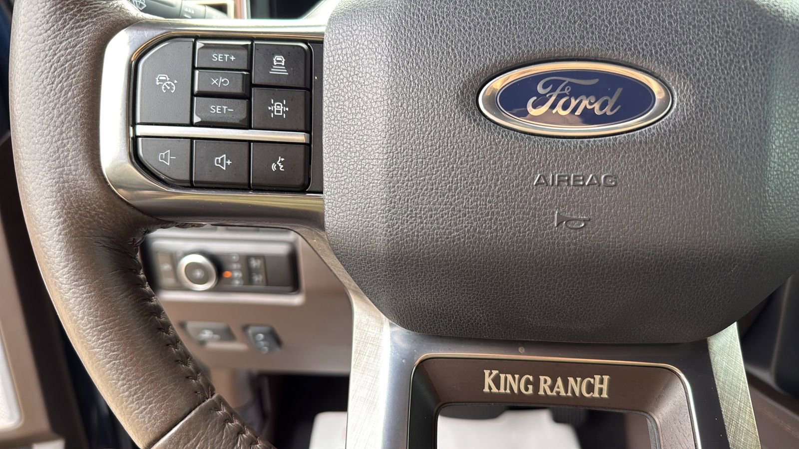 Certified 2024 Ford F250 King Ranch w/ FX4 Off-Road Package AWD/4WD image 16