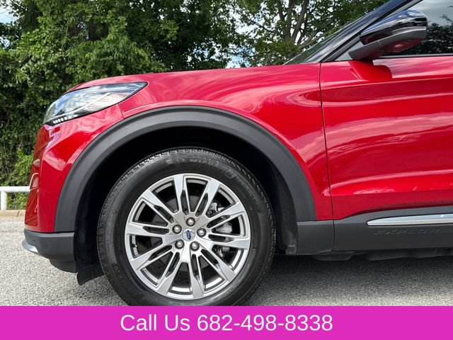 Certified 2025 Ford Explorer Platinum RWD image 5