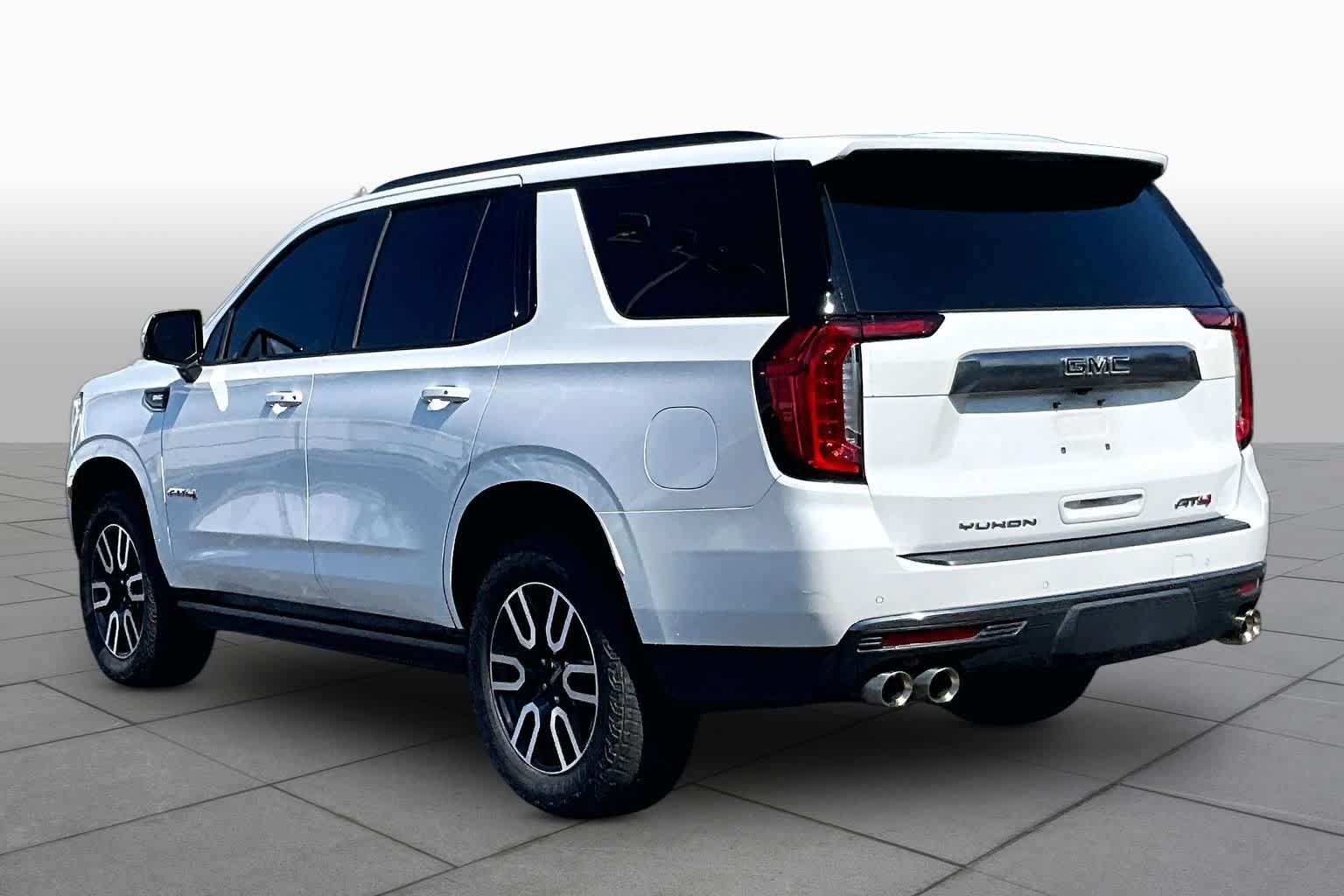 Used 2024 GMC Yukon AT4 w/ AT4 Premium Plus Package AWD/4WD image 12