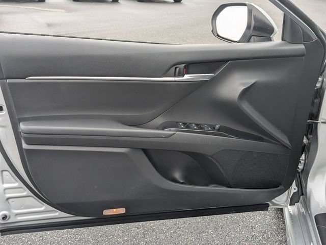 Used 2019 Toyota Camry SE FWD image 9
