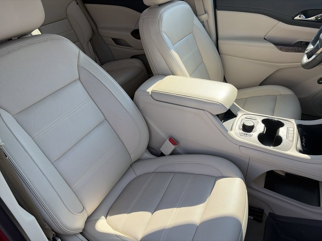 Used 2020 GMC Acadia Denali w/ Technology Package FWD image 33