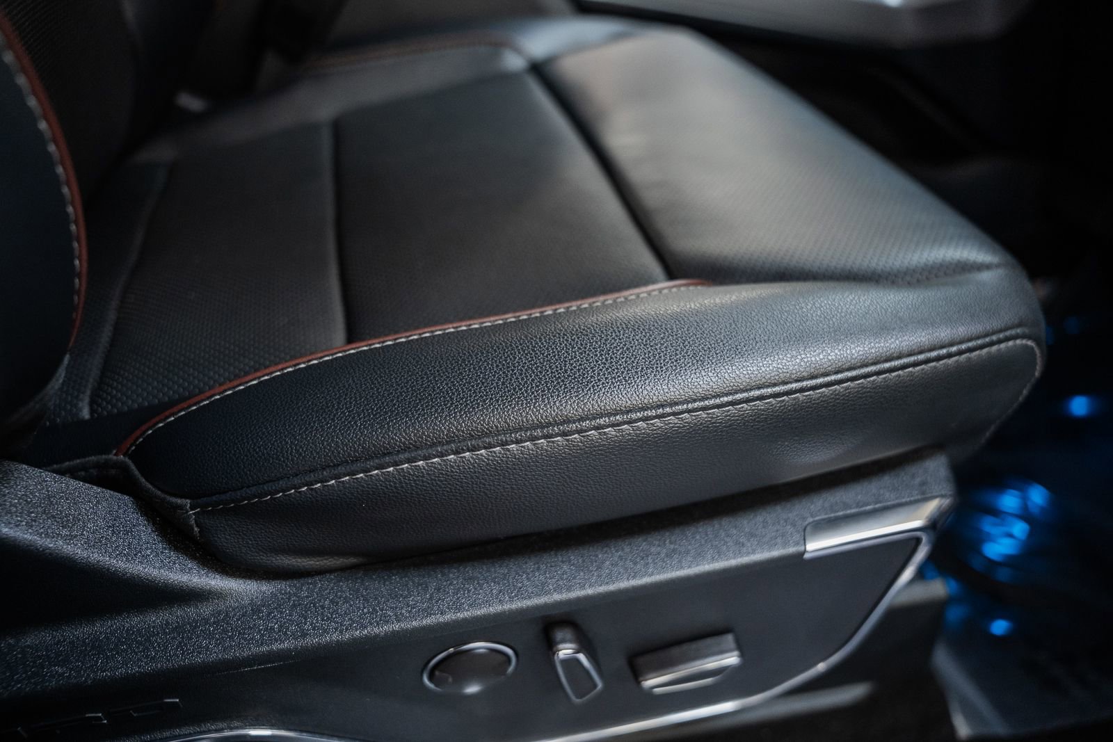 Certified 2022 Ford F150 Lariat w/ Equipment Group 502A High image 42