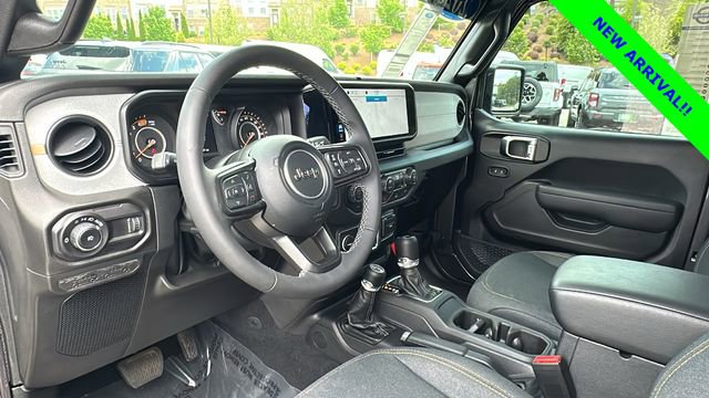 Used 2025 Jeep Wrangler Sport AWD/4WD image 18