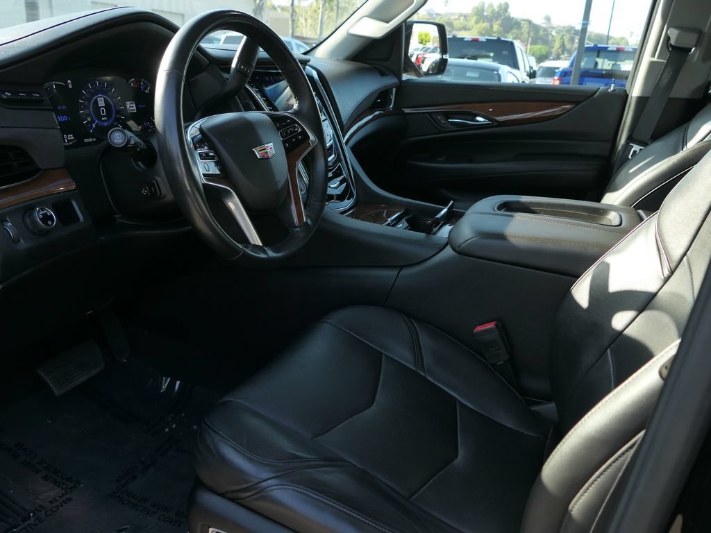 Used 2019 Cadillac Escalade Luxury RWD image 14