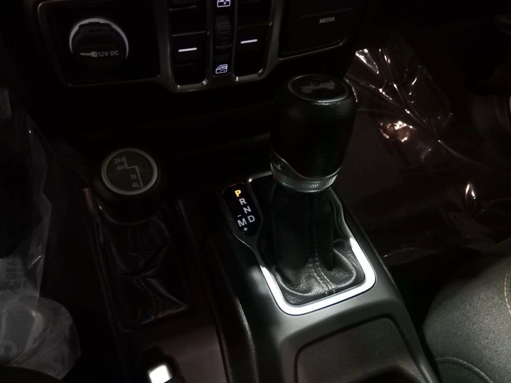 Used 2024 Jeep Wrangler Sport S image 25