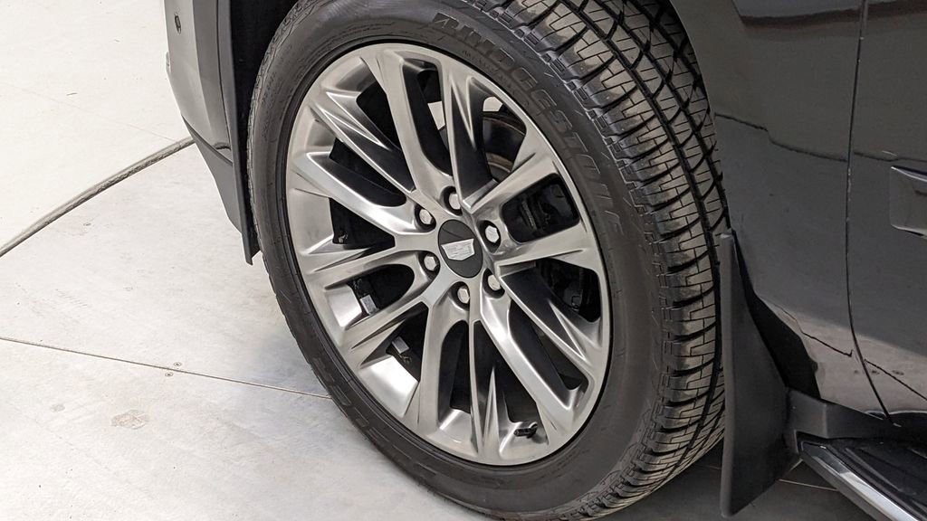Used 2019 Cadillac Escalade Premium Luxury w/ Escalade Sport Edition AWD/4WD image 5