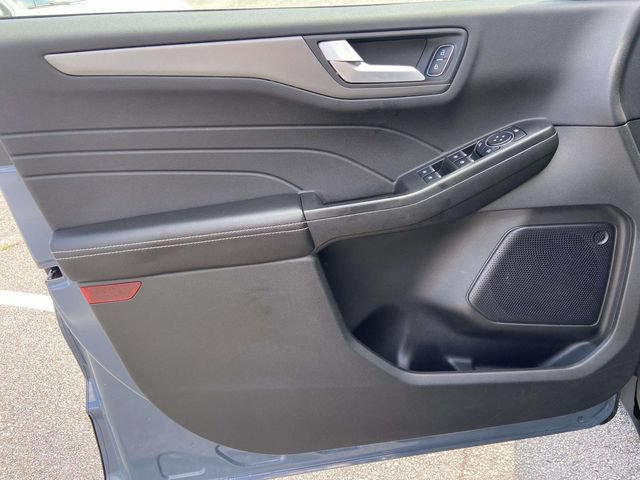 Certified 2025 Ford Escape SE FWD image 17