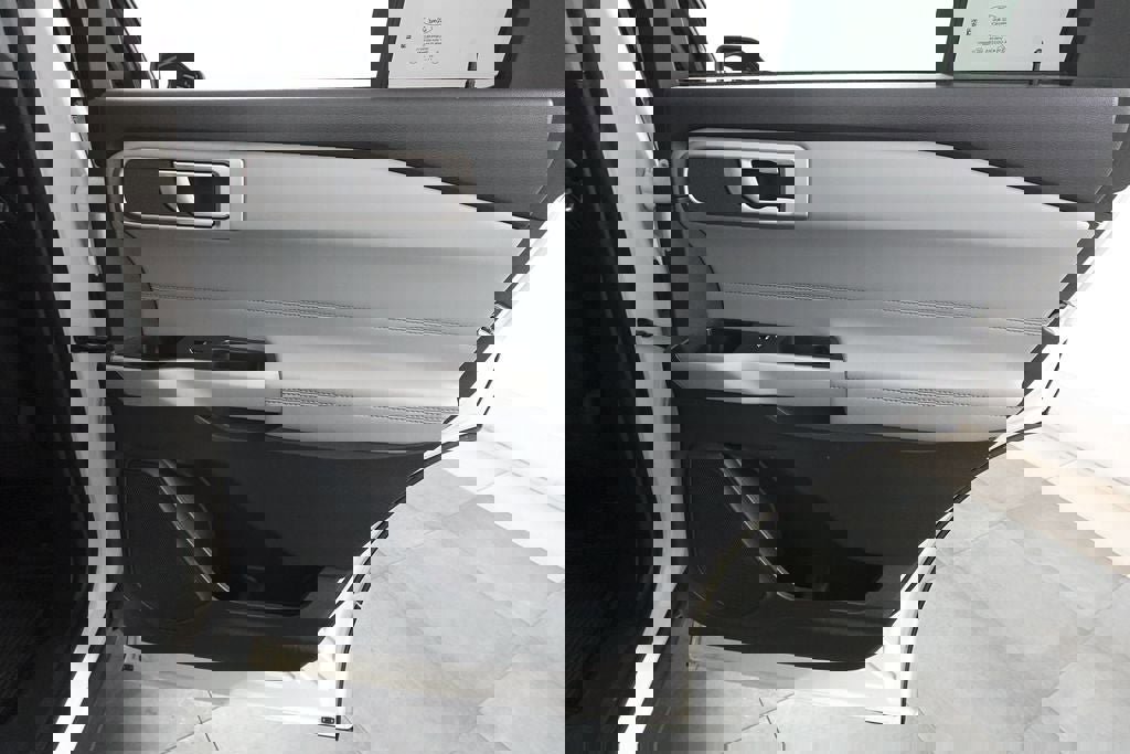 Certified 2024 Ford Explorer XLT w/ Equipment Group 202A AWD/4WD image 29