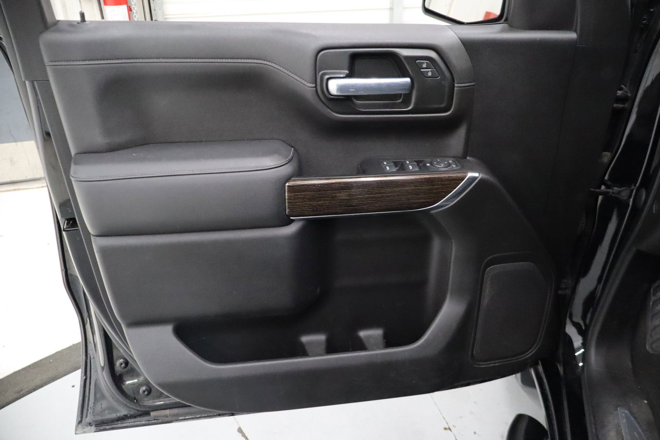 Used 2021 GMC Sierra 1500 SLE w/ Preferred Package AWD/4WD image 14