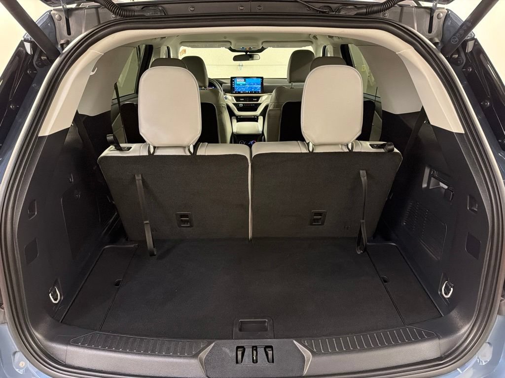 Certified 2025 Ford Explorer Active w/ Active Comfort Package AWD/4WD image 34