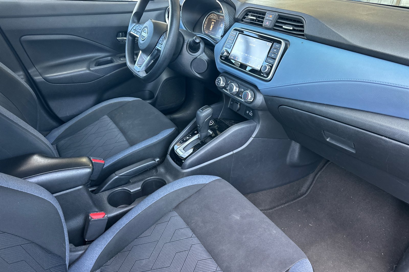 Used 2023 Nissan Versa SV FWD image 14