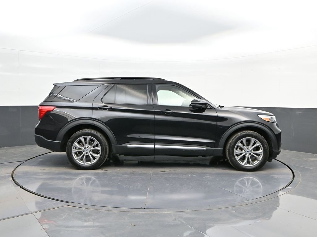 Certified 2022 Ford Explorer XLT w/ Equipment Group 202A image 24