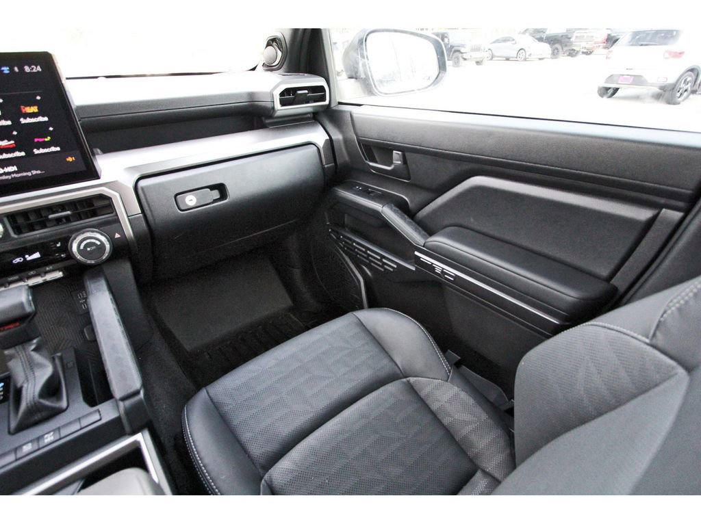 Used 2025 Toyota 4Runner TRD Off-Road Premium AWD/4WD image 14