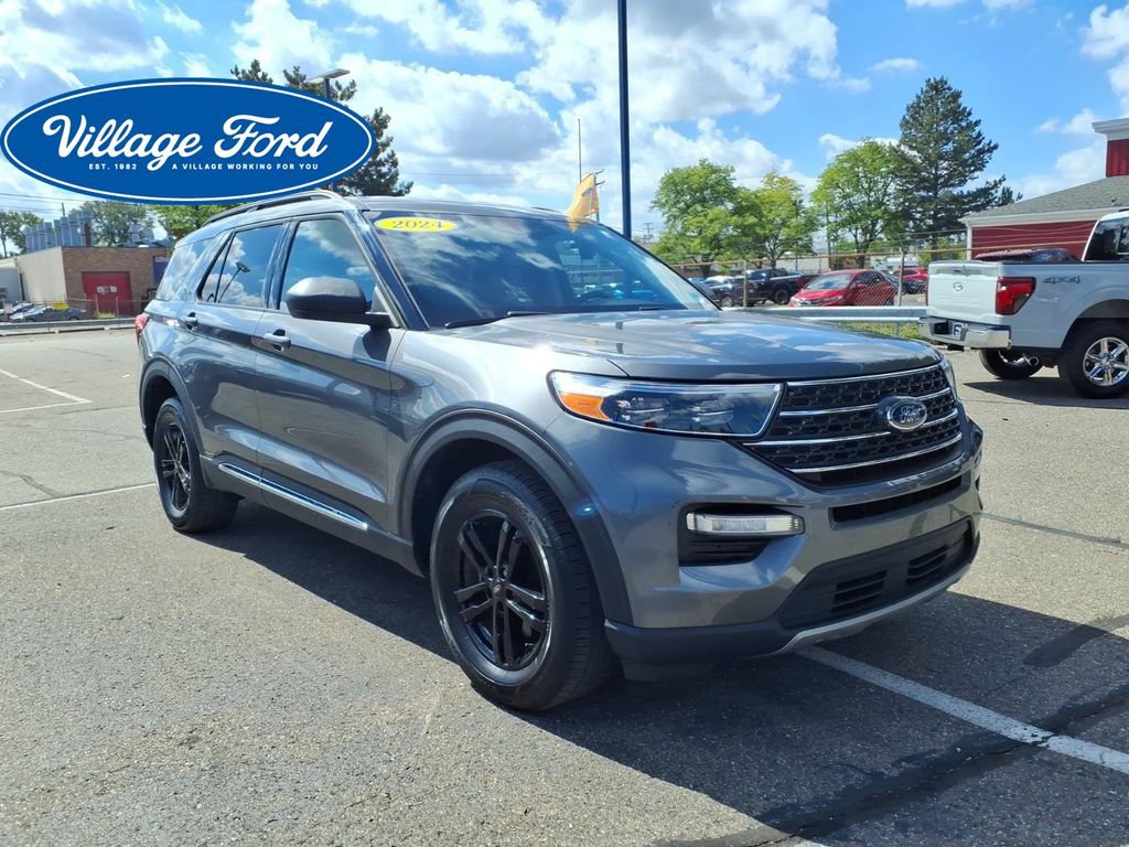 Certified 2024 Ford Explorer XLT w/ Equipment Group 202A AWD/4WD image 4