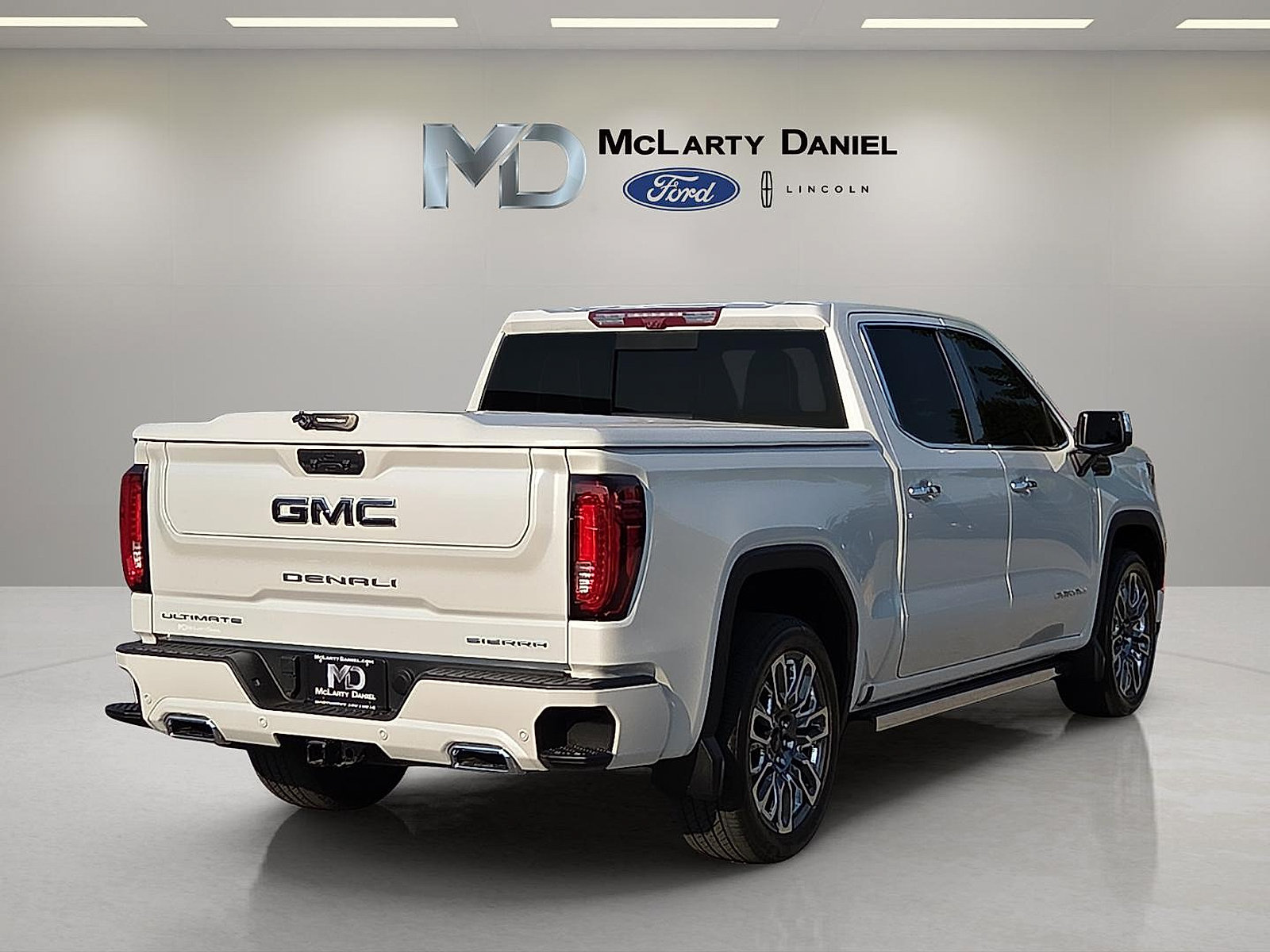 Used 2025 GMC Sierra 1500 Denali Ultimate AWD/4WD image 5