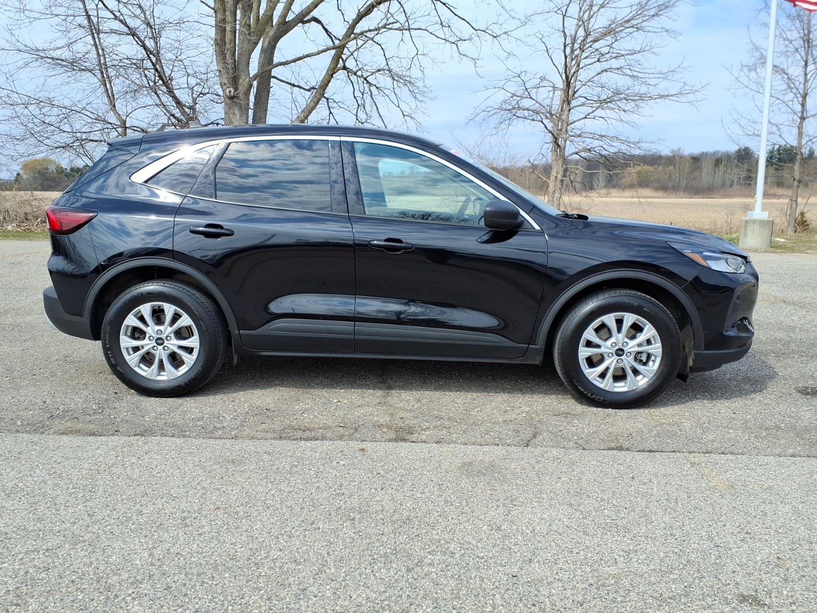Certified 2023 Ford Escape Active w/ Tech Pack #1 AWD/4WD image 9
