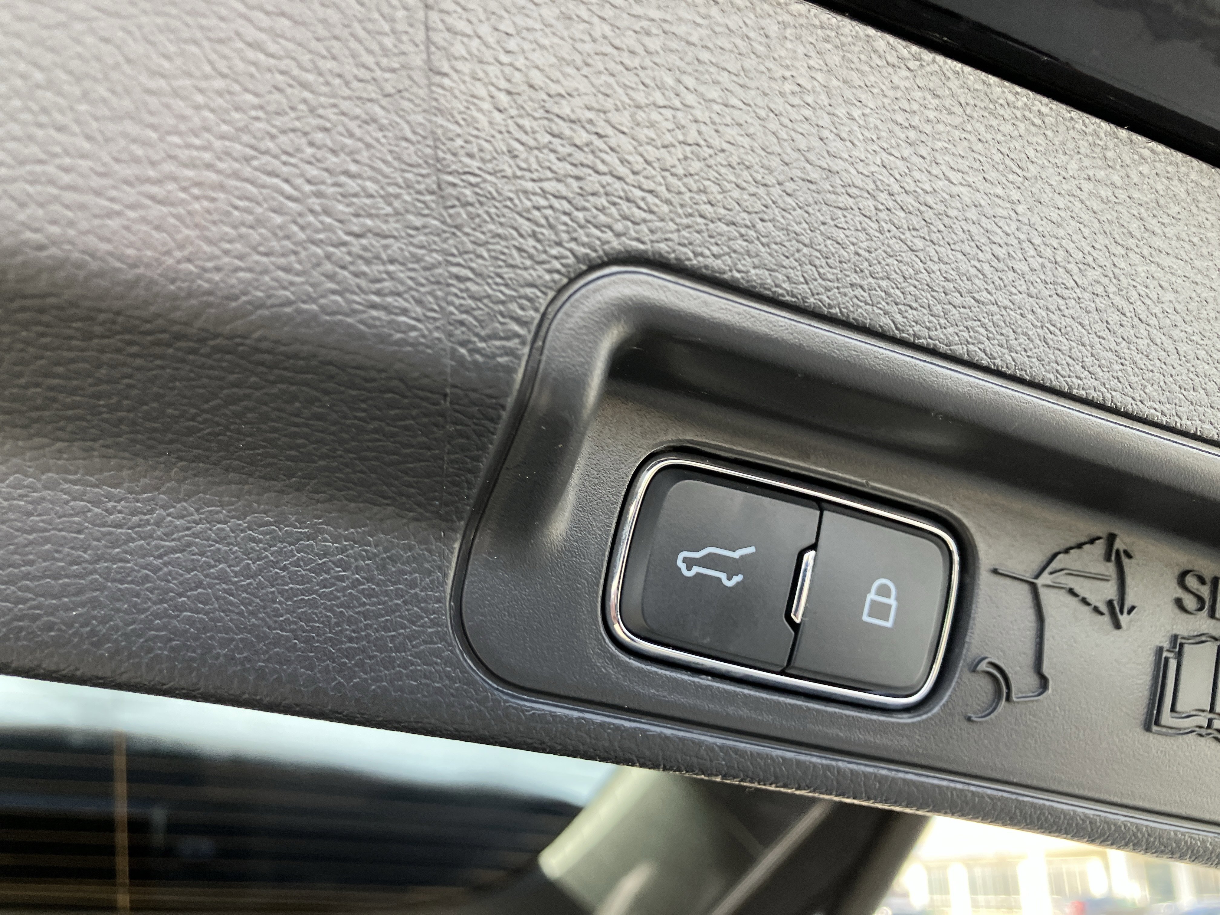 Certified 2025 Ford Explorer Platinum w/ LUX Leather Package image 19