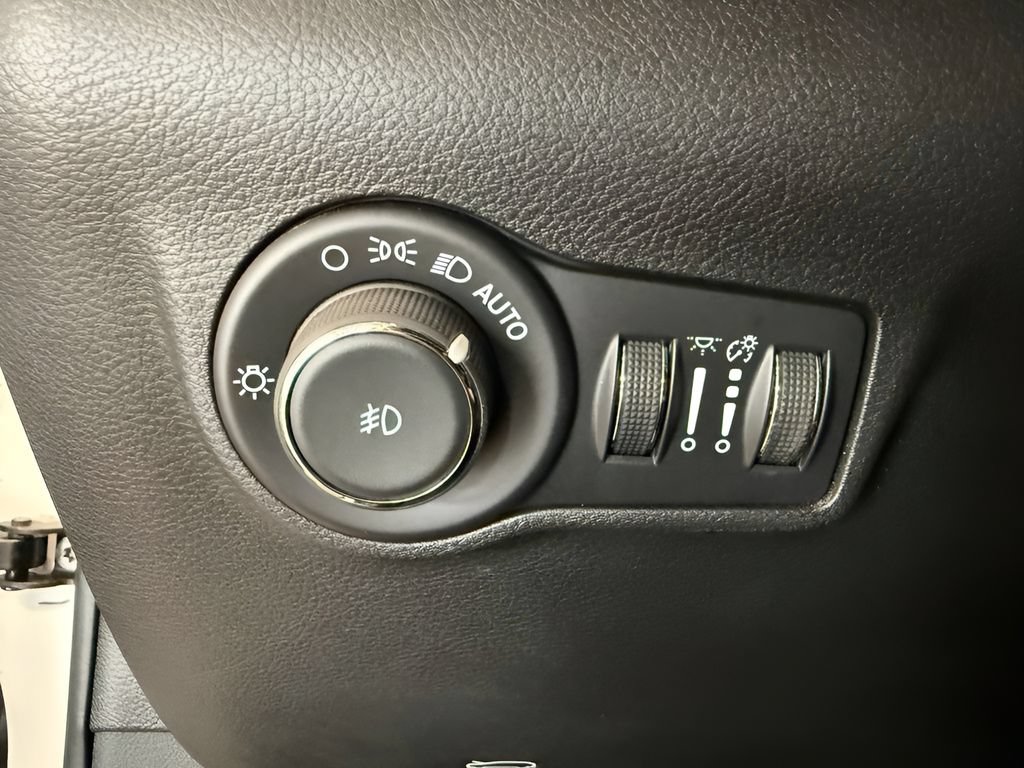 Used 2024 Jeep Compass Trailhawk AWD/4WD image 25