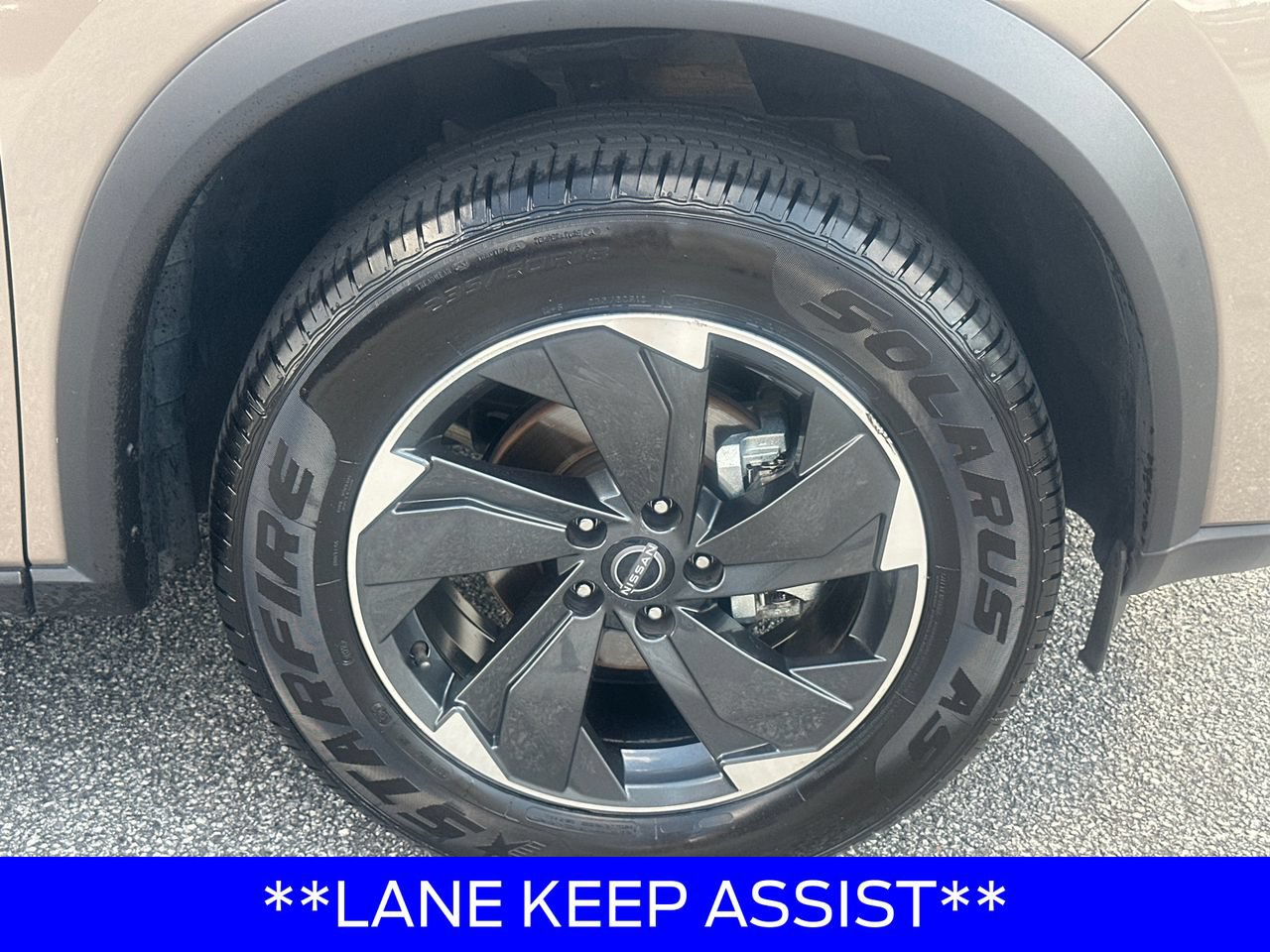 Used 2025 Nissan Rogue SV AWD/4WD image 14