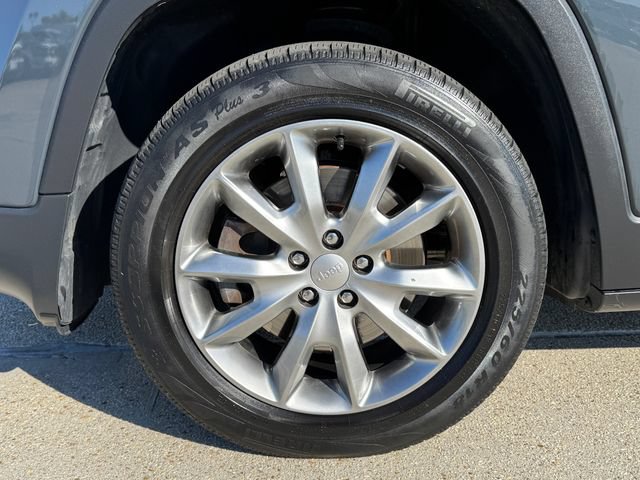 Used 2018 Jeep Cherokee Limited AWD/4WD image 10