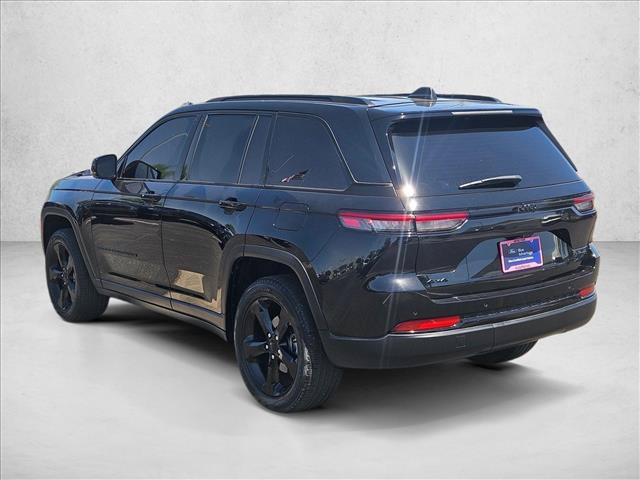 Used 2023 Jeep Grand Cherokee Limited w/ Black Appearance Package AWD/4WD image 9