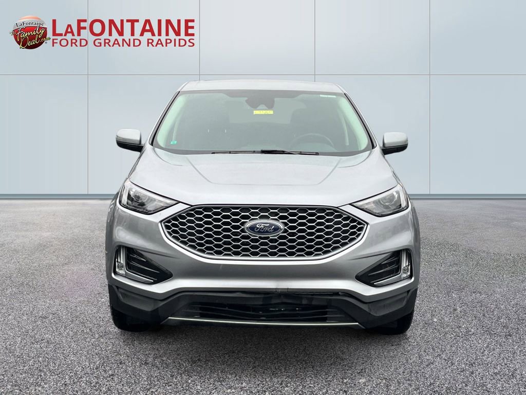 Certified 2023 Ford Edge SEL w/ Convenience Package AWD/4WD image 2