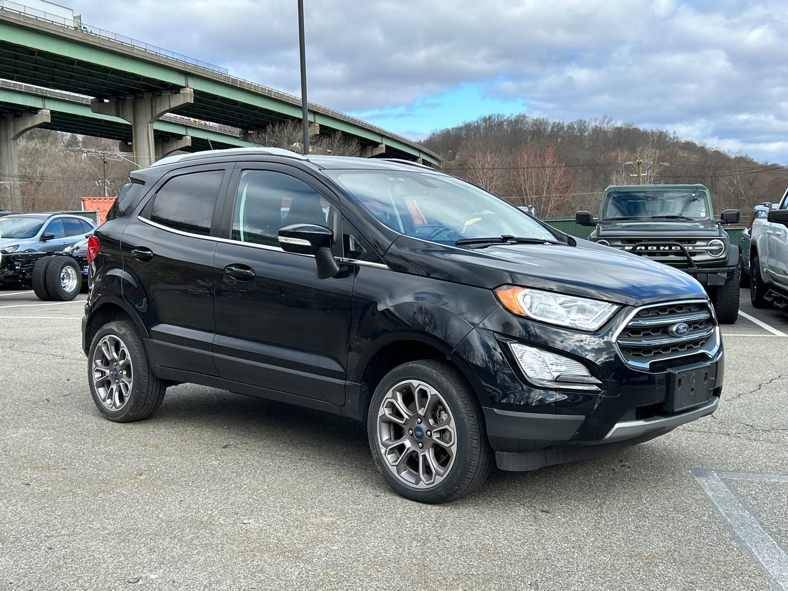 Certified 2022 Ford EcoSport Titanium AWD/4WD image 2