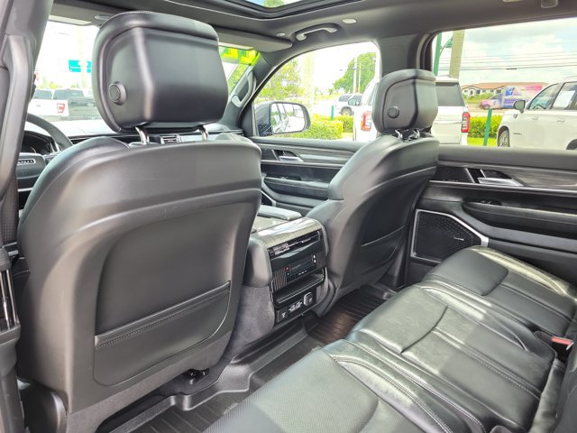 Used 2022 Jeep Wagoneer Series II w/ Premium Group I AWD/4WD image 10
