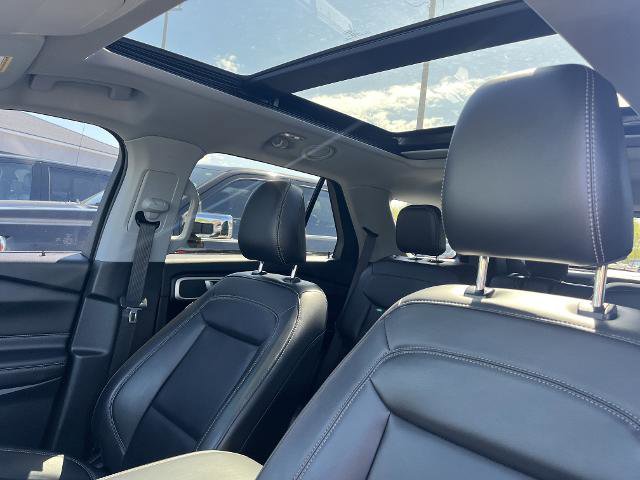 Certified 2022 Ford Explorer XLT w/ Equipment Group 202A AWD/4WD image 6